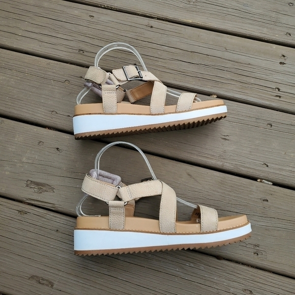 Lucky Brand Idenia Tan Nude Nubuck Suede Leather Platform Buckle Wedge Sandals 9 - Picture 4 of 9